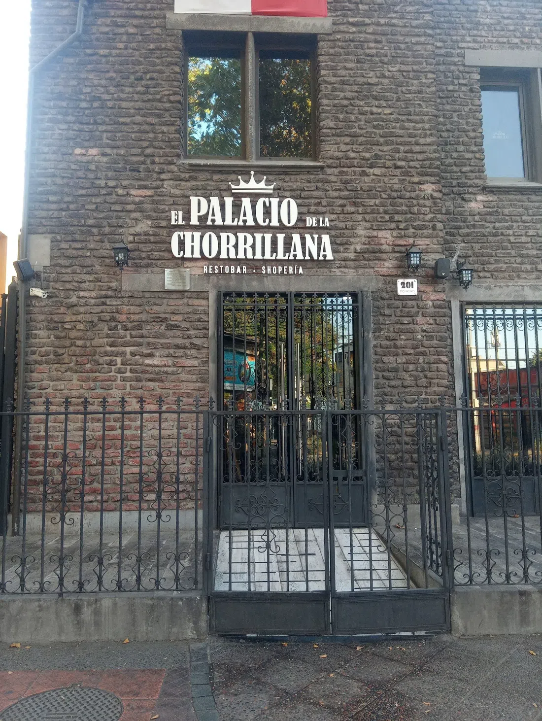 El Palacio de la Chorrillana, Santiago