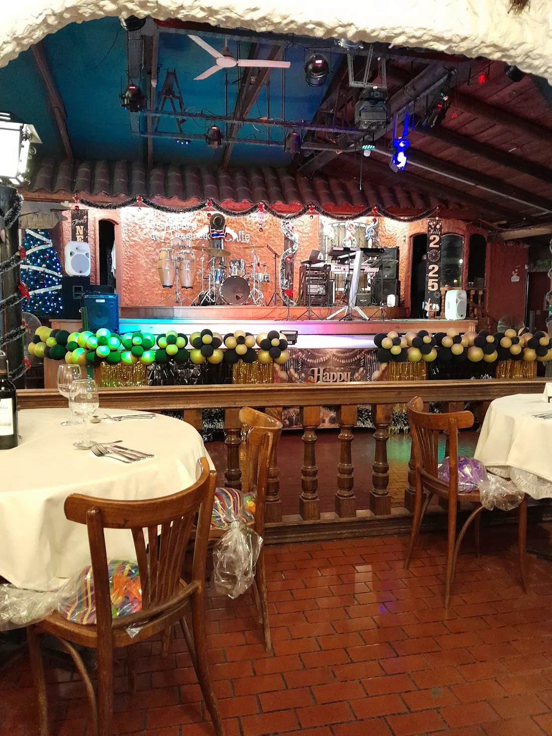Los Adobes de Argomedo, Santiago