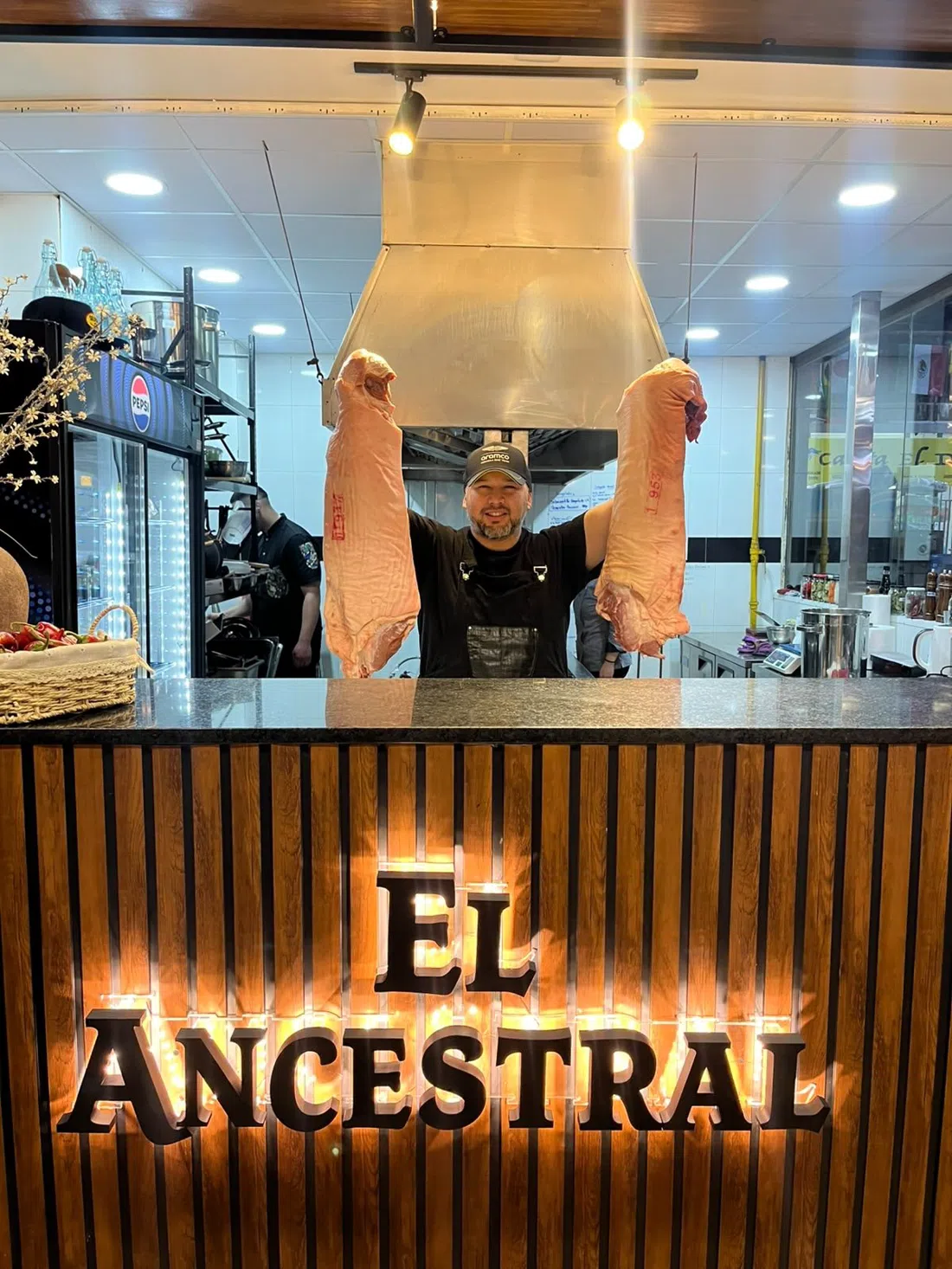 El Ancestral, Santiago