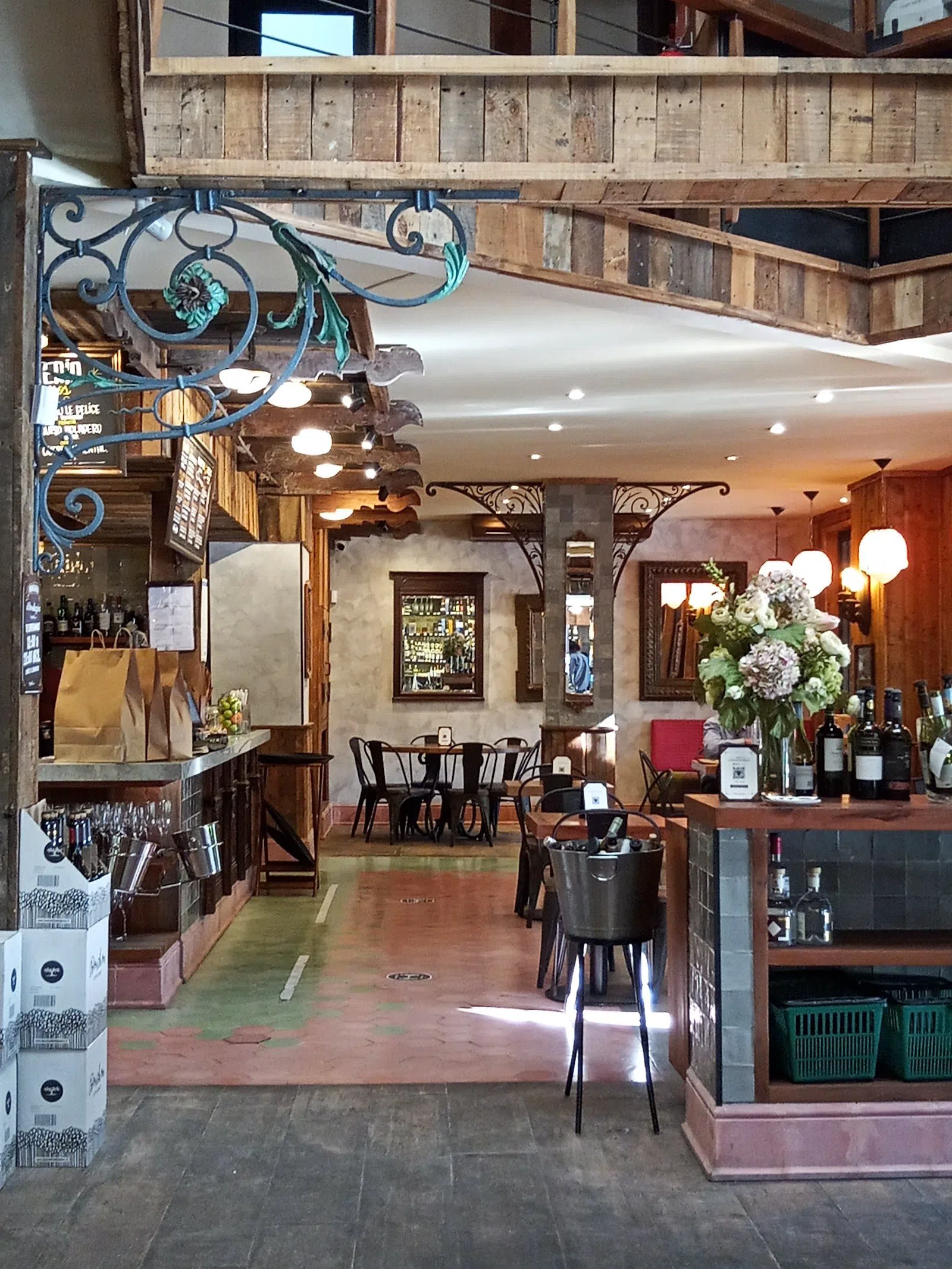 에노테카 델 세로 산 크리스토발(산 크리스토발 언덕 와인 바), 산티아고