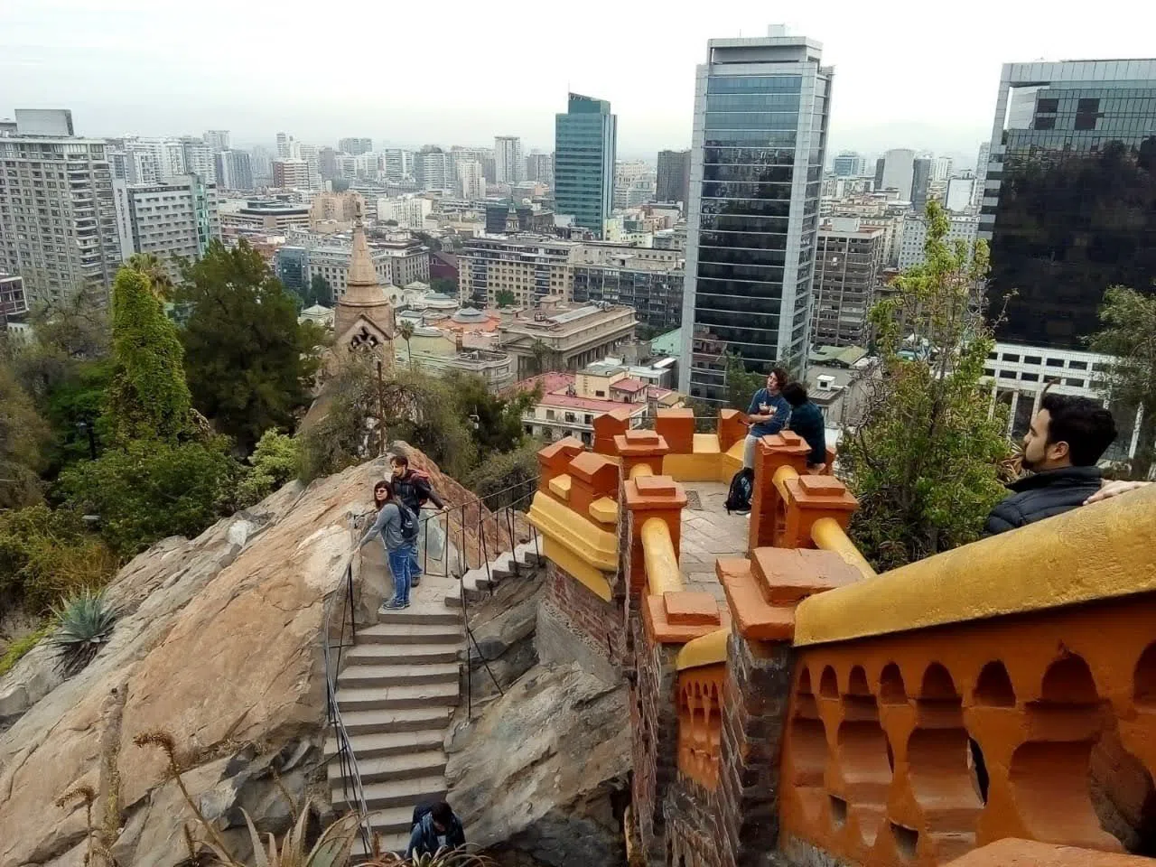 세로 산타루시아, 산티아고
